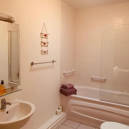 Courthouse View Penthouse 2 Clifden