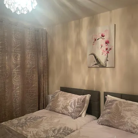 Courthouse View Penthouse 2 *