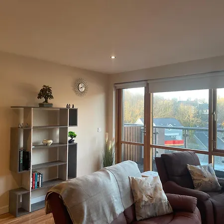 Courthouse View Penthouse 2 شقة كليفدين