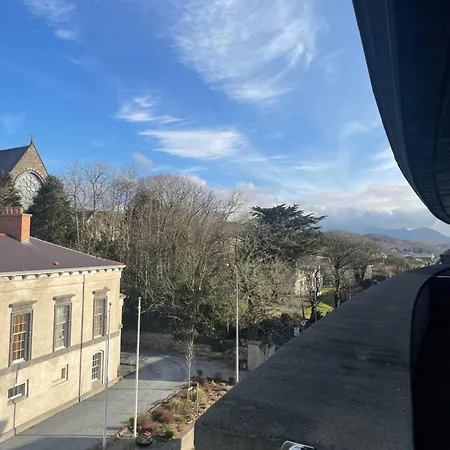 Courthouse View Penthouse 2 *