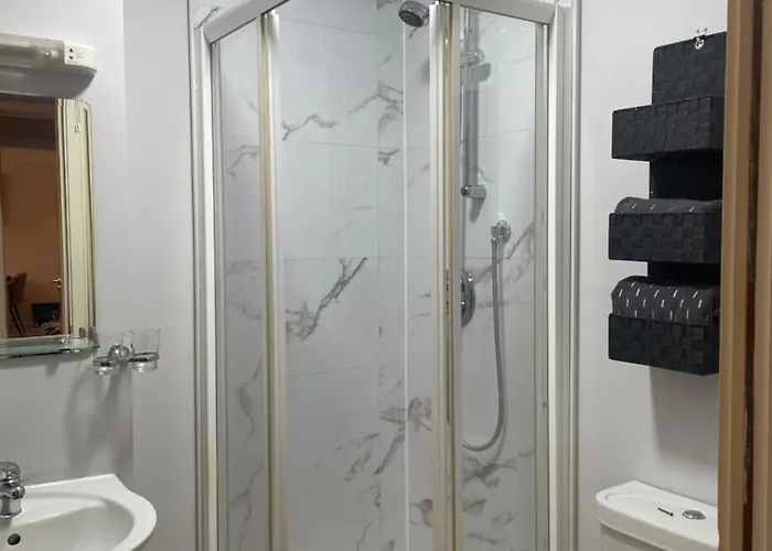 Courthouse View Penthouse 2 *